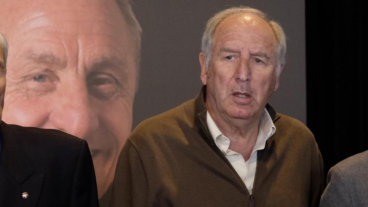 Para jugar al fútbol no se debe sufrir. Lo que se hace sufriendo no puede salir bien. 

Carles Rexach

Todos los jugadores, desde niños a adultos deberían disfrutar de jugar al fútbol.