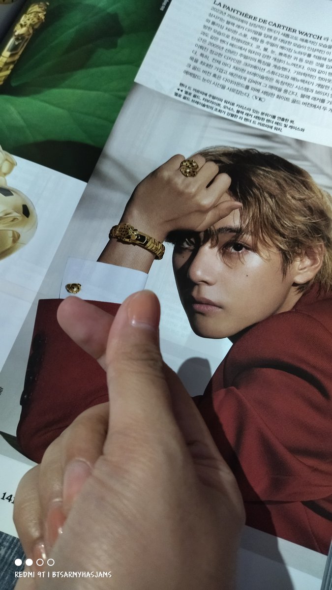 TaeGukz21's tweet photo. #TaeGukzPapels
๊ฐ JUNGKOOK VOGUE MAGAZINE OCT 2023 ๊ฑ
finally it's here! my favorite concept shoot of jk! nakakakilig! ๐ di lang si jk ang nasa magazine, sina V at RM nandun din!
thank you so much po @cielksph โบ๏ธ๐ค
#CKSFBACKS
#JUNGKOOK #TAEHYUNG #RM
#BTS #๋ฐฉํ์๋
๋จ https://t.co/DZQFnz2cRR