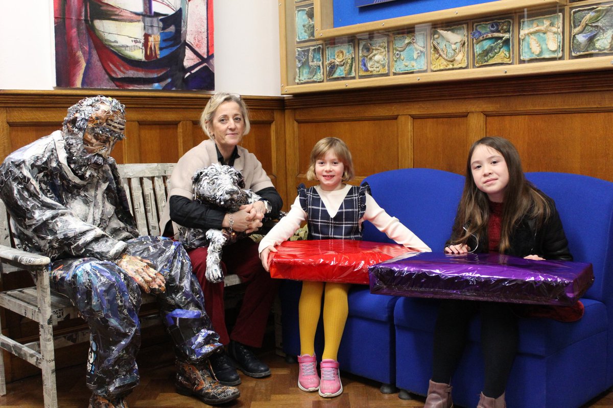 BGS Art department welcomed 2 winners of the Open Day Art Trail#art for all ages#young budding artists