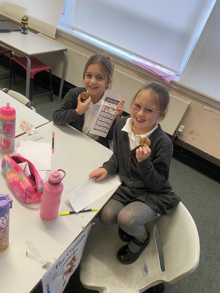 leck_miss's tweet photo. We enjoyed “biscuits and bingo” in class this afternoon. 🍪 https://t.co/JK9bNcYtAv