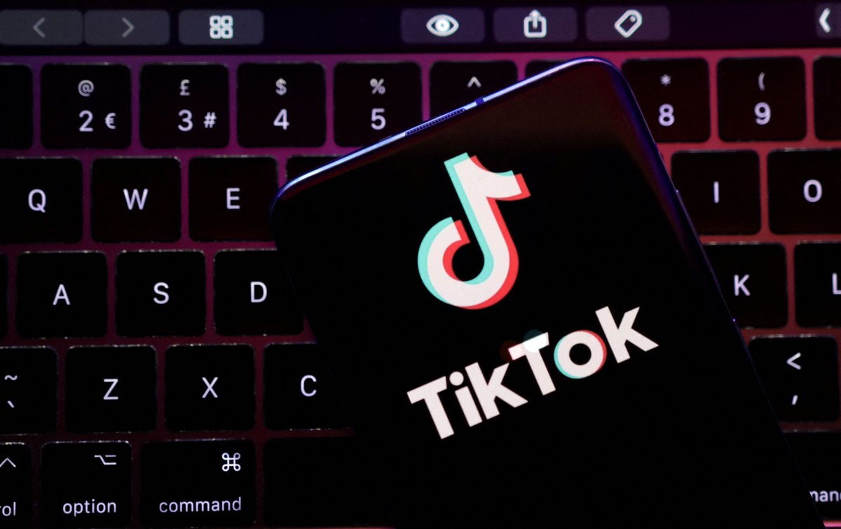 shumailabs's tweet photo. Nepal is saying 'TikTok, your time's up!' citing social disharmony. Guess it's back to watching cat videos on other platforms! 🐱 #TikTokBan #Nepal https://t.co/FBJRxnTSUG https://t.co/IVlPkJgvz6