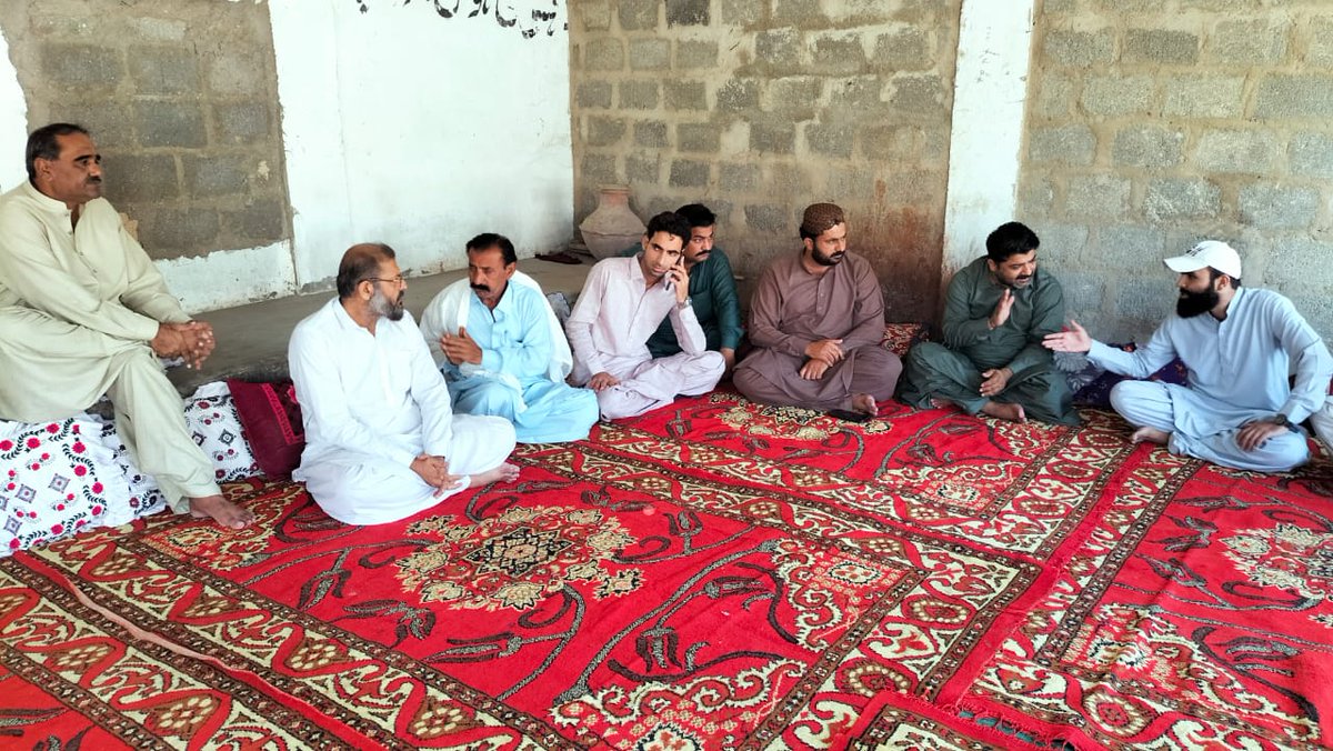 JanAlamJamot's tweet photo. پاکستان پیپلز پارٹی PS_91/129 ضلع ملیر کے صدر جان عالم جاموٹ نے ابراہیم حیدری ٹاؤن کے میمبر ھاشم لاشاری کی اہلیہ کے انتقال پر تعزیت اور دلی ہمدردی کا اظہار کیا

صدر جان عالم جاموٹ نے مرحومہ کی ایصالِ ثواب کیلئے فاتحہ خوانی اور سوگوار خاندان کیلئے صبر جمیل کی دعا کی https://t.co/JcddCAYnOl