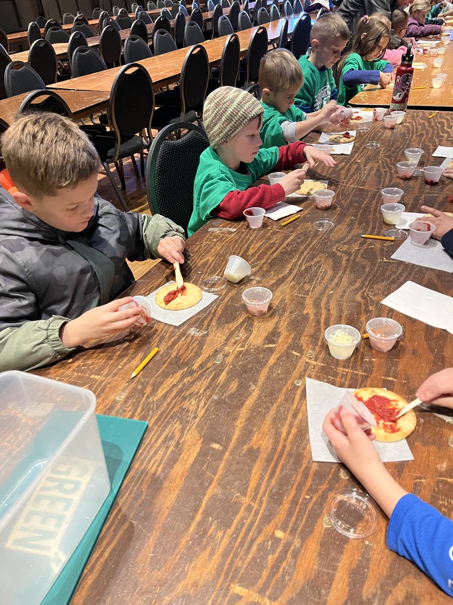 First graders are learning about the life cycle of the ingredients needed to make pizza at a field trip sponsored by the IN State Fairgrounds. Instructional and delicious! @SouthernHancock <a href="/JKehrt_SCE/">Jan Kehrt</a> #NewPalProud