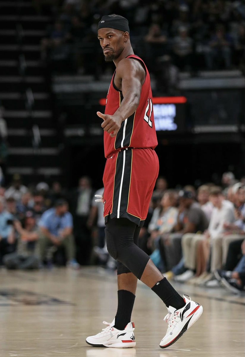 helloshoes1's tweet image. Li-Ning Jimmy Butler JB2 

Sell worldwide with free shipping: antosports.com/collections/li…

#jb2 #lining #liningsport #jimmybutler #liningjimmybutler #liningshoes #liningjimmybutler1 #liningrunning #liningrunningshoes