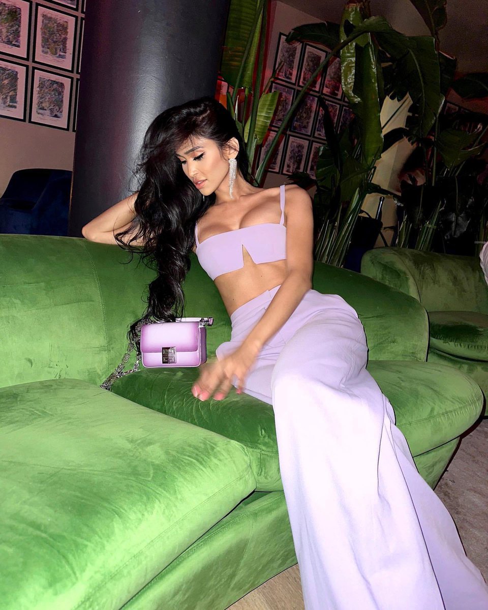 Pulchritudinous tweet media