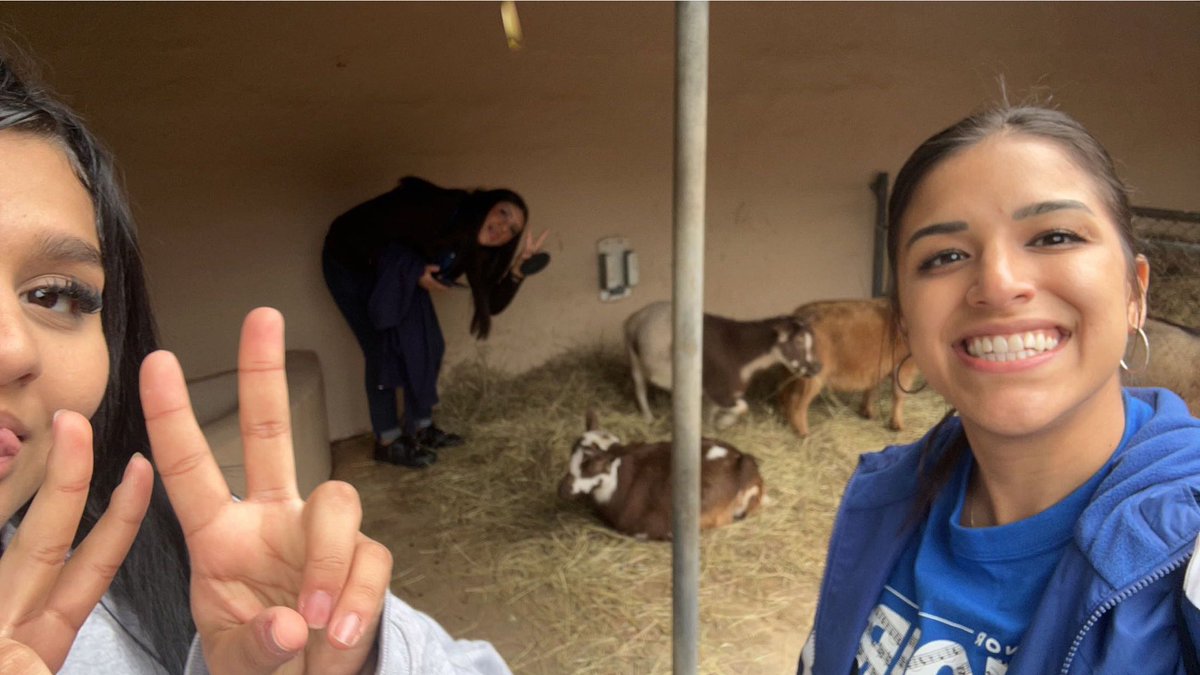 Great 8th grade trip to <a href="/GladysPorterZoo/">Gladys Porter Zoo</a> 🐾💙