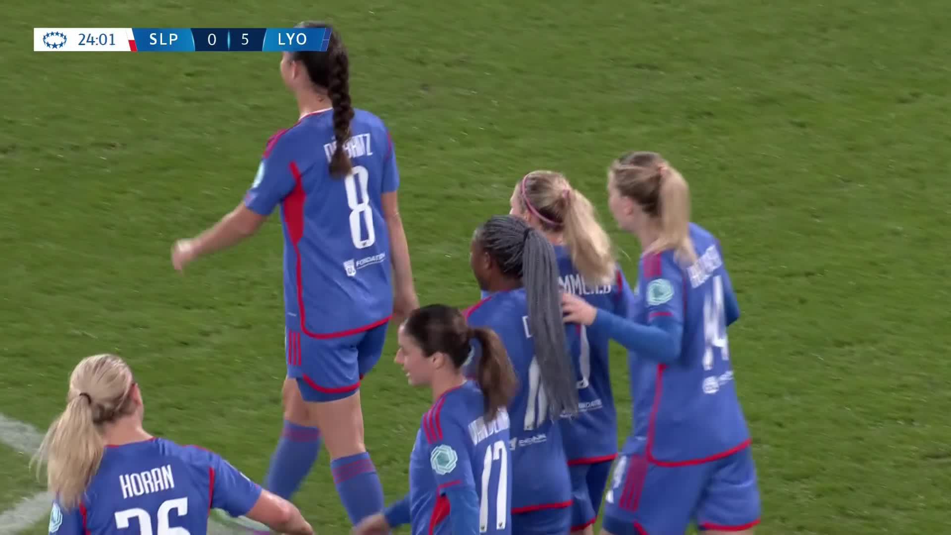 Kadidiatou Diani gets in on the scoring 👊Now 5-0 to Lyon!🏴󠁧󠁢󠁥󠁮󠁧󠁿 🎙️ 👉  🎙️ 👉  🎙️ 👉