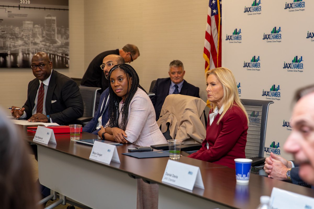 UKinFlorida's tweet photo. This morning, 🇬🇧 Secretary of State for Business &amp; Trade @KemiBadenoch participated in a Business Roundtable co-hosted by the @JAXChamber &amp; @MayorDeegan to promote UK-US trade &amp; investment. She engaged w/ local business leaders to discuss the priority sectors around the UK-FL MoU https://t.co/O0cA9T73W6