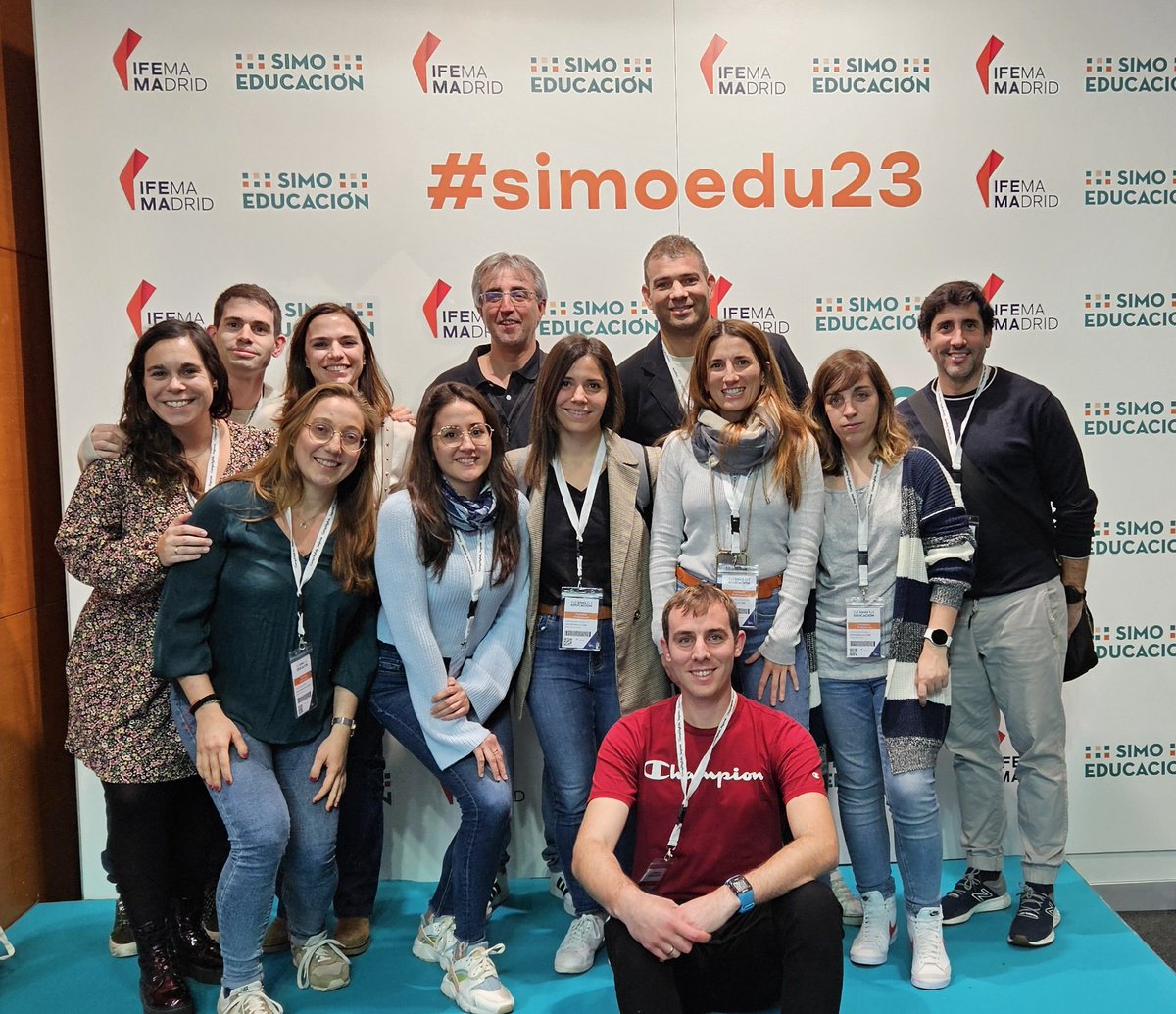 CDE_Segovia's tweet photo. Finalizamos nuestra visita a #SIMOEDU23.
Jornada intensa pero muy productiva.
#CompDigEdu_SG https://t.co/vc2YyzTkgJ