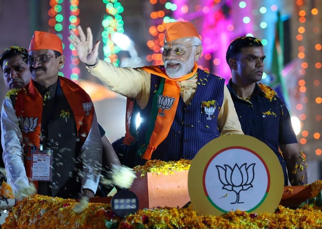 IndoreTalk's tweet photo. 🇮🇳 इंदौर में भारत के प्रधानमंत्री की लोकप्रियता देख कर समझ नहीं आया की ये लोकसभा के चुनाव हैं या विधानसभा के? 🤔

#PMModi #MPElection2023 #ModiInIndore #Indore #IndoreTalk https://t.co/YnQuBJLM7E