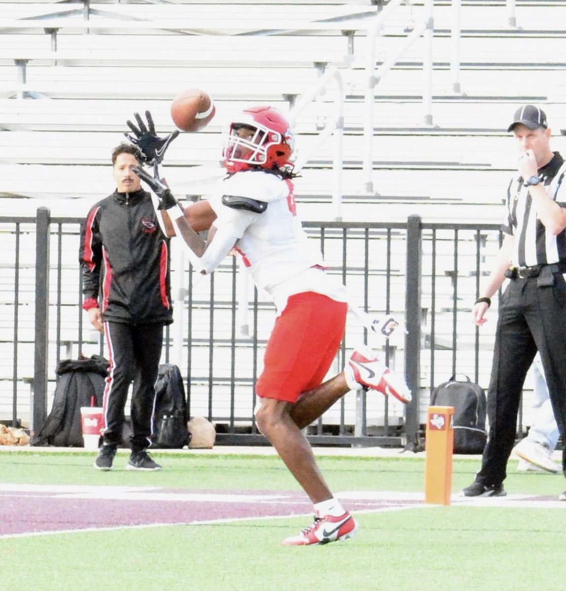 Juco December Grad Wr (D1 BB)
6’1 175
Navarro college
Big play maker
3 years of eligibility
All game film 👇🏾
hudl.com/v/2MSrdf