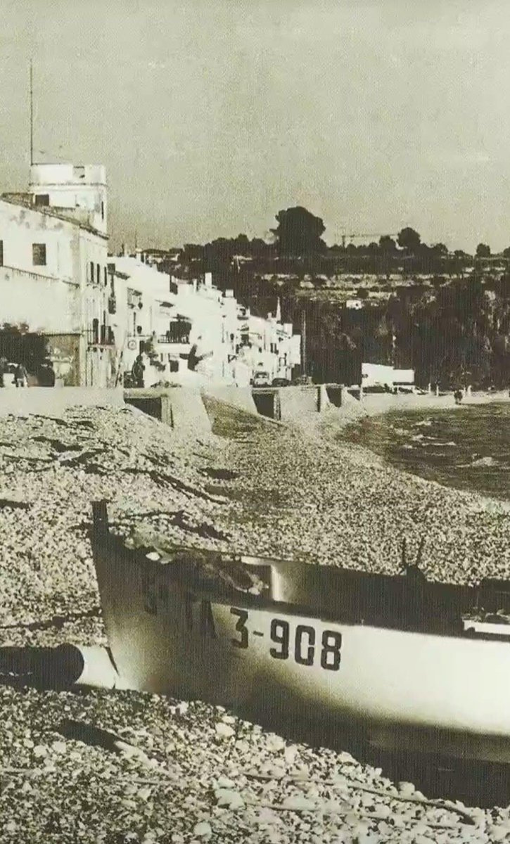 crispetamix's tweet photo. @tafaner_98 @Infocamptgn @ajAltafulla @ajrodadebera @AjVilaseca @AjCalafell @elvendrell_cat @jordimolinera Home, veient fotos antigues no es pot negar que, almenys a la part del passeig, la platja si que es artificial… no fotem! https://t.co/cRIJdLuGyx