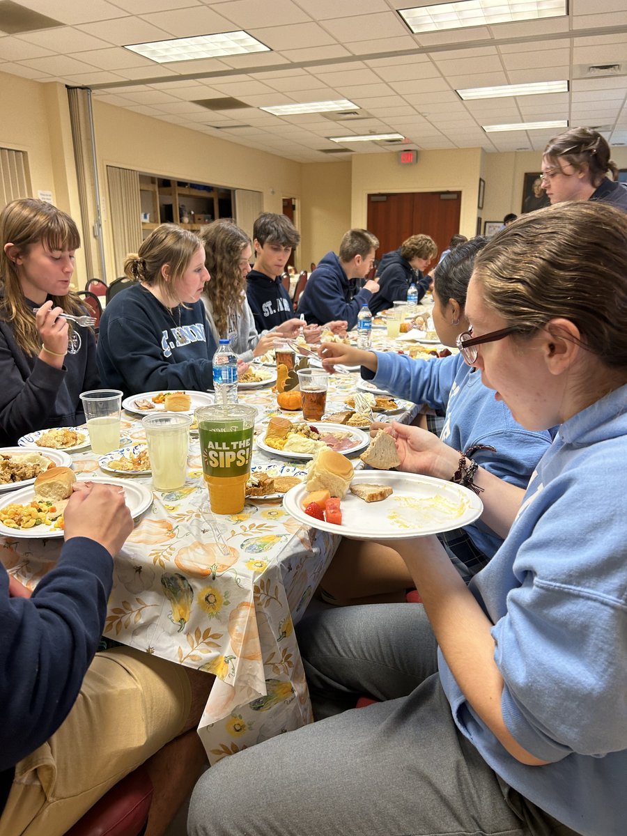 stannerockhill's tweet photo. Thank you to our families! The High School enjoyed a wonderful (early) Thanksgiving feast! We are blessed! #stannestrong #HappyThanksgiving #TurkeyDay https://t.co/cetWXn8ozj
