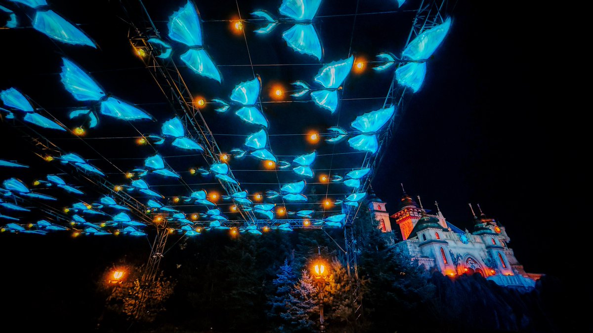 Prachtige 🦋 vlinders naast Symbolica in de Winter <a href="/Efteling/">Efteling</a> dit jaar! #efteling #shotwithiphone 📸