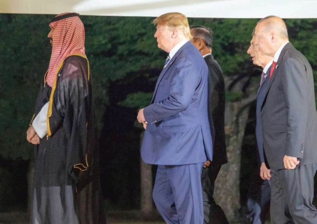 #تمرة💢|| عاجل🚨: بدء السعودية🇸🇦تصدير الغاز ، يعني ولادة قوة عظمى جديدة يقودها عرب اقحاح لم يتم استعمارهم ابدا و لا يرتدون الكارفيتة الاوروبية و إنما ملابسهم وهويتهم الخاصة المتميزين بها

-📌:هناك زخم في اسواق النفط والغاز بعد اعلان السعوديين استخراج اول كمية من الغاز من اكبر حقل