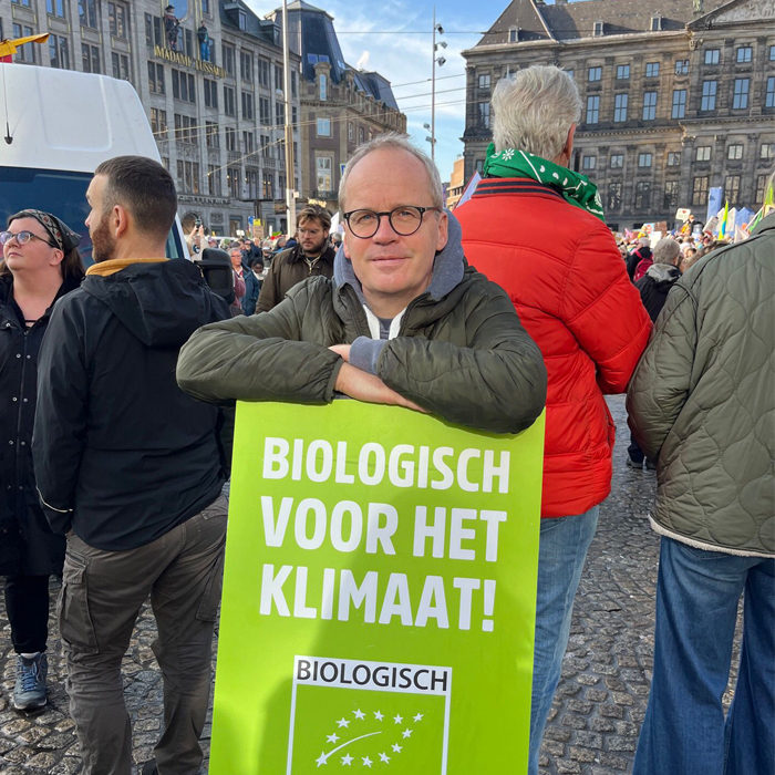 BionextTweets's tweet photo. 📢 Stemadvies van Michaël Wilde van @BionextTweets: "Stap eens het stemhokje in namens je kinderen." 👨‍👩‍👧‍👧 We hebben lange termijn commitment nodig, dat veel verder gaat dan alleen de komende vier jaar... Lees Michaëls verkiezingsblog 👉https://t.co/tJv1fMOWGT https://t.co/pjjjYsakXF