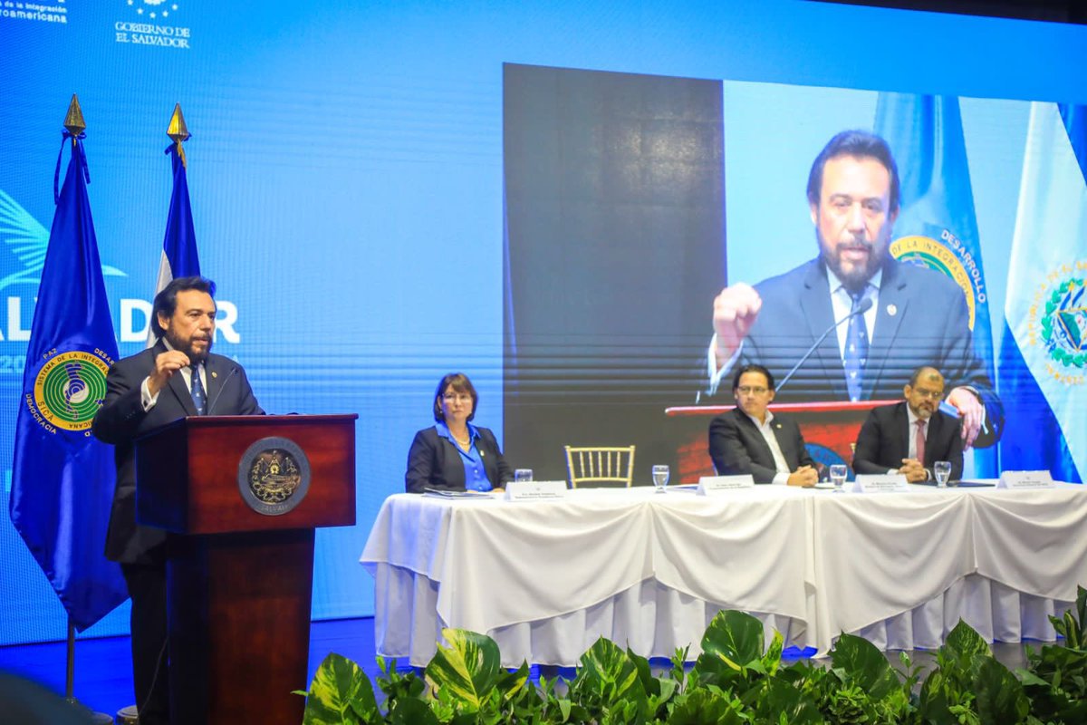 TejidoSocialSv's tweet photo. Esto forma parte de las actividades ejecutadas durante la Presidencia Pro Tempore del @sg_sica en El Salvador. https://t.co/EDh0reduYz