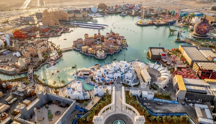 من يوم رجعت وأنا أحكي للي حولي عن اللي شفته. تجربة تخليك تبتسم كل ما تذكرتها، وودّك تكررها كل يوم ! موسم الرياض صار من الأسياسيات السنوية