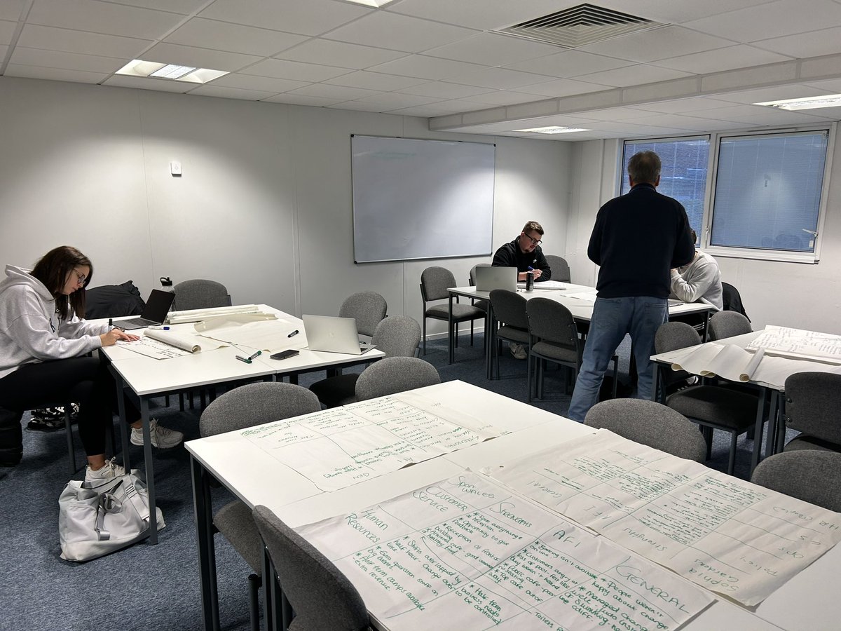 sas_macpherson's tweet image. Our @CardiffMetSM International Sport Management students have been fortunate to have been taught by @ArgentJon over the past few weeks. Jon has shared a wealth of knowledge &amp;amp; expertise in managing sport ops &amp;amp; environments &amp;amp; we’re extremely grateful. Diolch Jon! Until next year😉