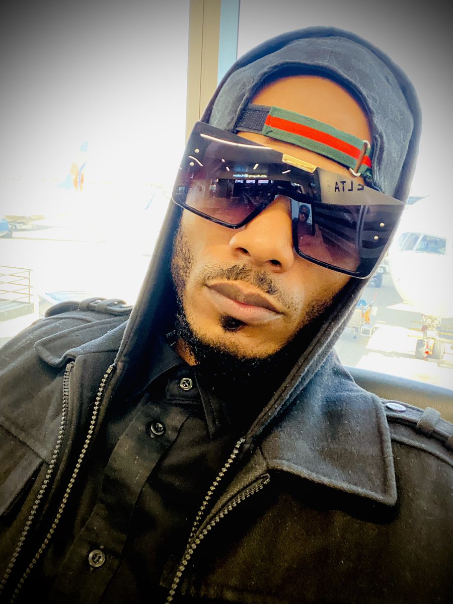 Home for 12hrs, now flying out to Little Rock, AR. to meet with band! 🎸🥁🎹!!! Shades or Bags? I’ll take shades for 100! 

#theartisteljay #liveband2024 #singer #writer #dancer #lifeofaperformer #flying #gucci #littlerockarkansas #model #philanthropist #journeytothekingdom