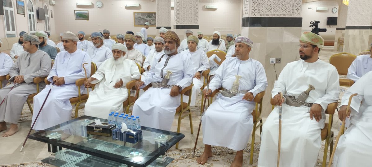 أهنئ مجلس إدارة وأعضاء فريق <a href="/aljazeerabidbid/">فريق الجزيرة ببدبد</a> التابع لنادي<a href="/FanjaSC/">نادي فنجاء العماني</a> وأخص بالتهنئة اللجنة المنظمة لمسابقة مكتب والي بدبد لحفظ القرآن الكريم على نجاح حفل الختام الذي أقيم هذه الليلة تحت رعاية سعادة السيد والي بدبد <a href="/AlbusaidMohamed/">محمد بن أحمد البوسعيدي</a> وبحضور سعادة الدكتور <a href="/talal_almaharbi/">دكتور طلال المحاربي</a>