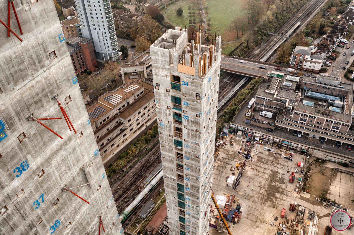 An early, crisp and misty, autumnal morning shoot for #OutpostManagement at Enclave: Croydon. Always special to be in a deserted urban environment before the crowds.
#VisionModularSystemsUK  #modularconstruction #construction #urbanliving #tower #drone