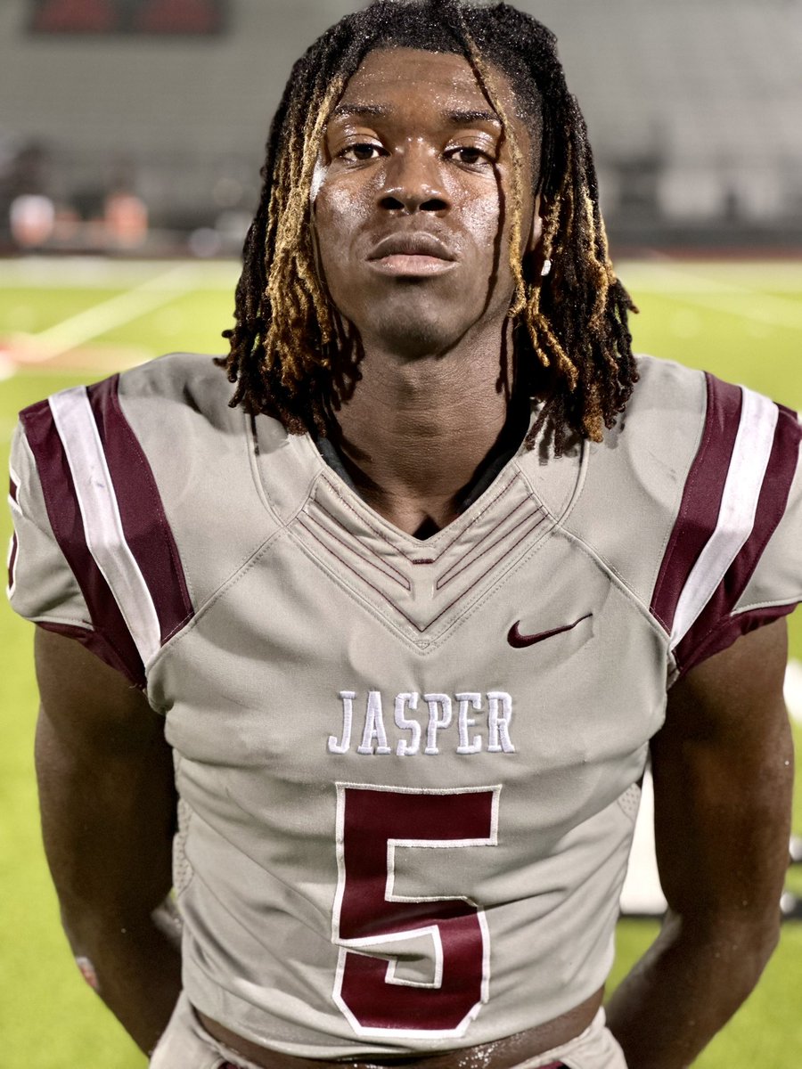 MarkRussellQB's tweet photo. Britain “Cinco” Simmons,ATH
C/O’24

HS:Jasper

A fluid &amp; dynamic playmaker that creates separation w/ crisp route running. Generates significant YAC w/ a plethora of moves in the open field

Sure handed🙌 WR w/ track speed

Currently has 9 offers

3.7 gpa

#RecruitBritainSimmons https://t.co/CGFFOqdPh6