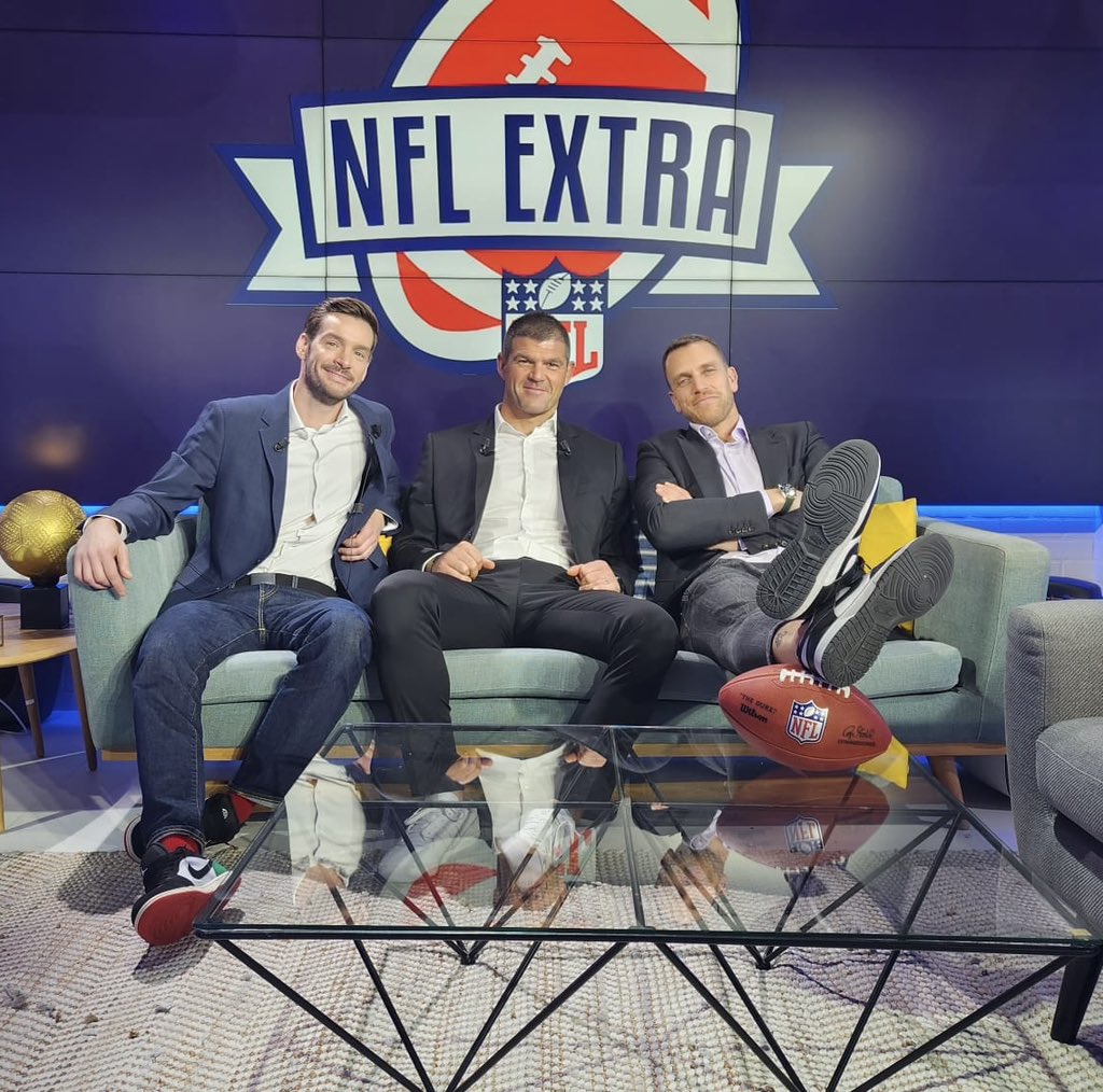 Après #nbaextra le midi: rdv à 23h00 sur @beinsports_FR 1 pour tout savoir de l’acti NFL dans #nflextra 🔥🔥🔥