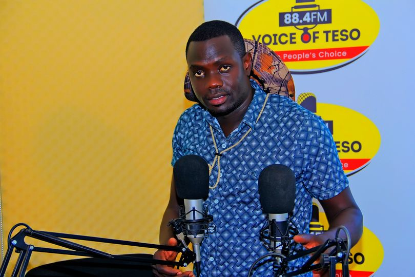 voice_of_teso's tweet image. TuneIn to the #NightLockdown 10PM-1AM, as we offer you a lot of relationship advice, among others
SMS/Whatsapp: 0775840832
Listen online dc4.serverse.com/proxy/vote/str…