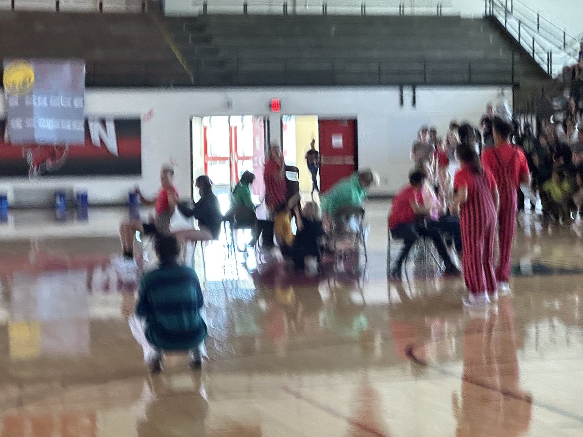 SM_NORTH_HS's tweet photo. Good, Fun Healthy competition @ SMN HUNGER GAMES!! Thanks everyone for contributing to JC Christmas Bureau! ⁦@smnorthstuco⁩ ⁦@SMNPepClub⁩ ⁦@SMNorthBooster⁩ https://t.co/VmLGrcczoy