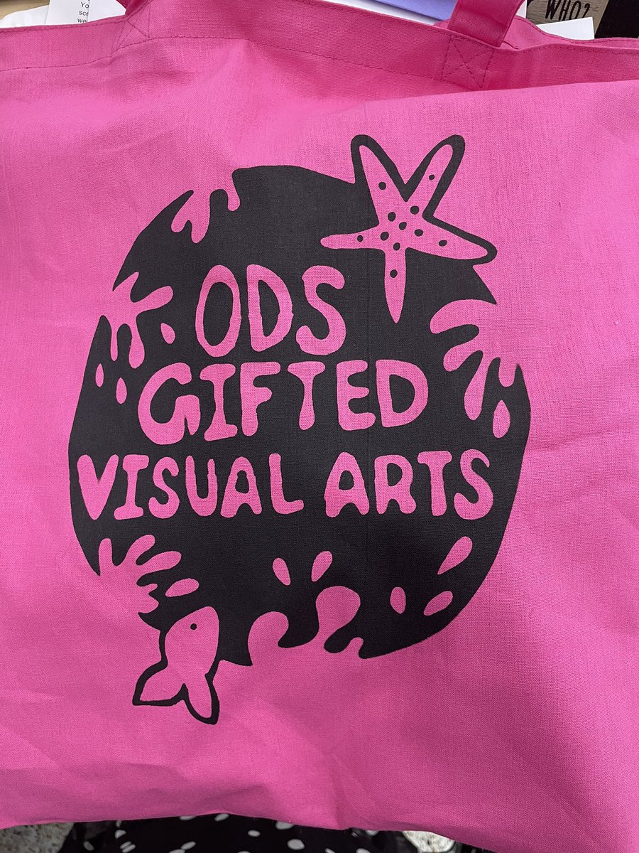 I had the BEST time today @BrickellAcademy visiting the gifted arts &dance classes! The ss were so kind & loved sharing what they were doing! I even got to make a screen printed bag! Thank you @VBGifted & ODS for giving us this opportunity to see ss shine! @Dr_TCL @asfarnsworth