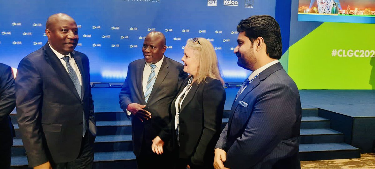 SyedKumailHShah's tweet photo. #SKHS at Rwanda 🇷🇼 local government conference proud moment to Represent my country Pakistan 🇵🇰 as a President national local council association Pakistan.. and  word with prime minister of Rwanda 🇷🇼 Édouard Ngirente @EdNgirente and invited him for Pakistan 🇵🇰… @SyedNasirHShah https://t.co/YWpy1pM66k
