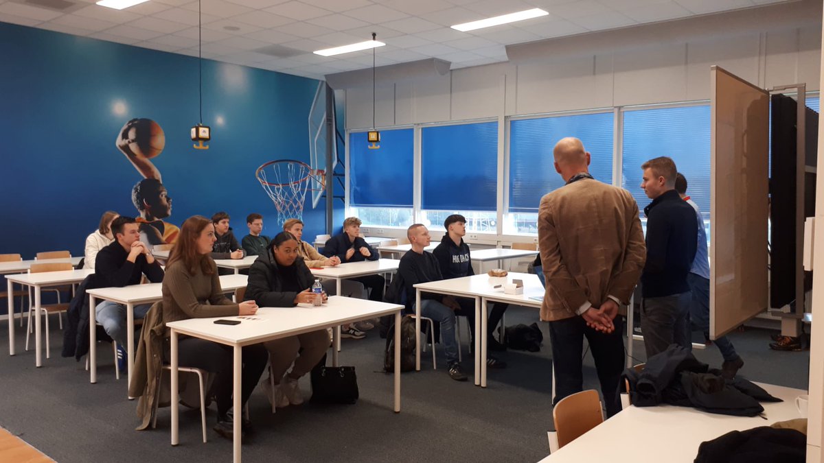 Vandaag was ik op bezoek bij het <a href="/Alfacollege/">Alfa-college</a> in Groningen. Waar ik met MBO-studenten in gesprek ging over politiek en de komende verkiezingen. 

Mijn boodschap: Het gaat over jullie toekomst dus maak vooral gebruik van je stemrecht!