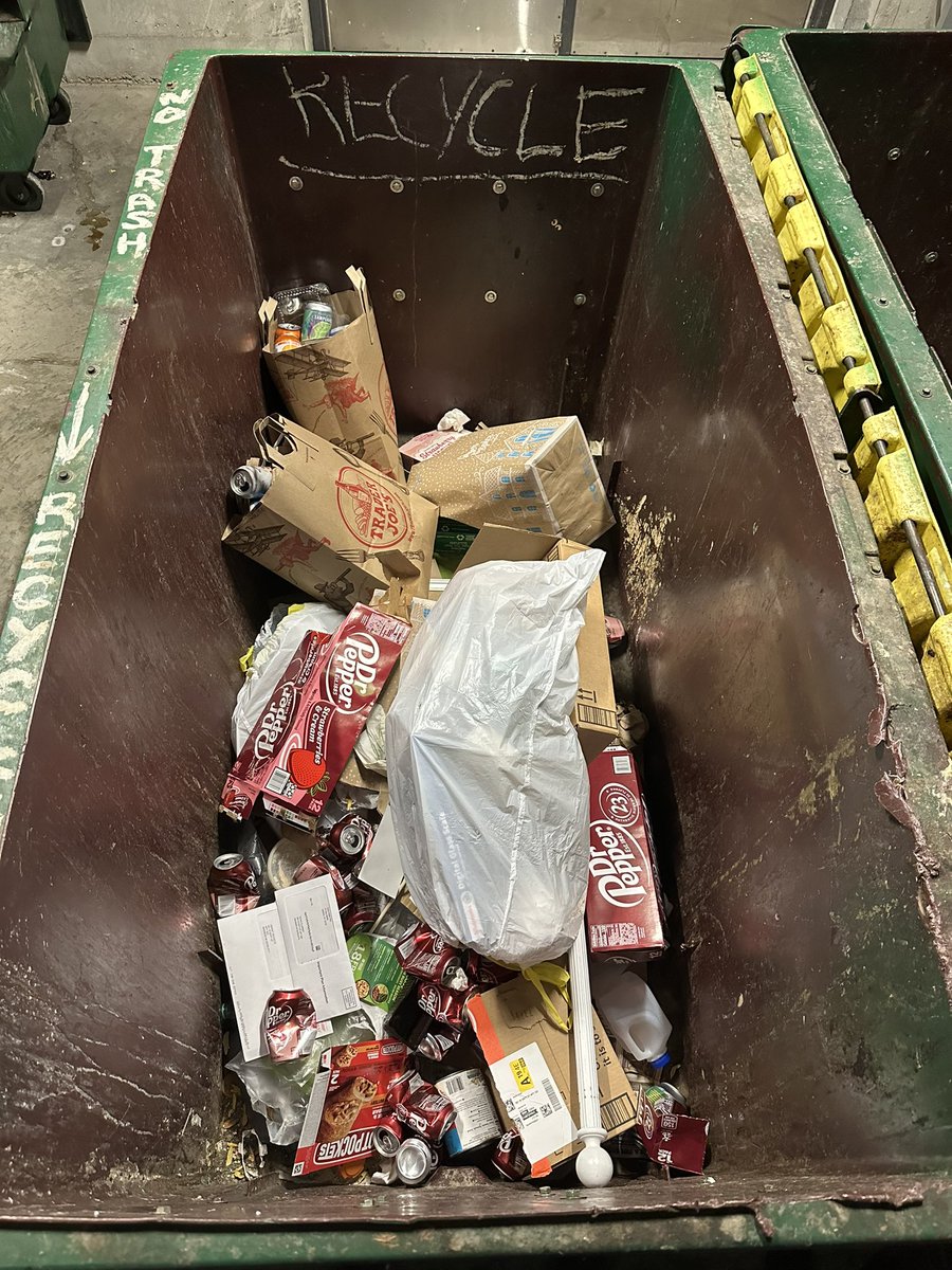mohammed_alb77's tweet photo. @gwhuber2 @CharDreizen I learned that accepted Aluminum includes cans and foil. For glass, clear, green, and brown bottles or jars (no lids).  Lastly, Cardboard and mixed paper like corrugated cardboard, newspaper, paperboard, and office paper are all recyclable. https://t.co/oQOw5rfaR7