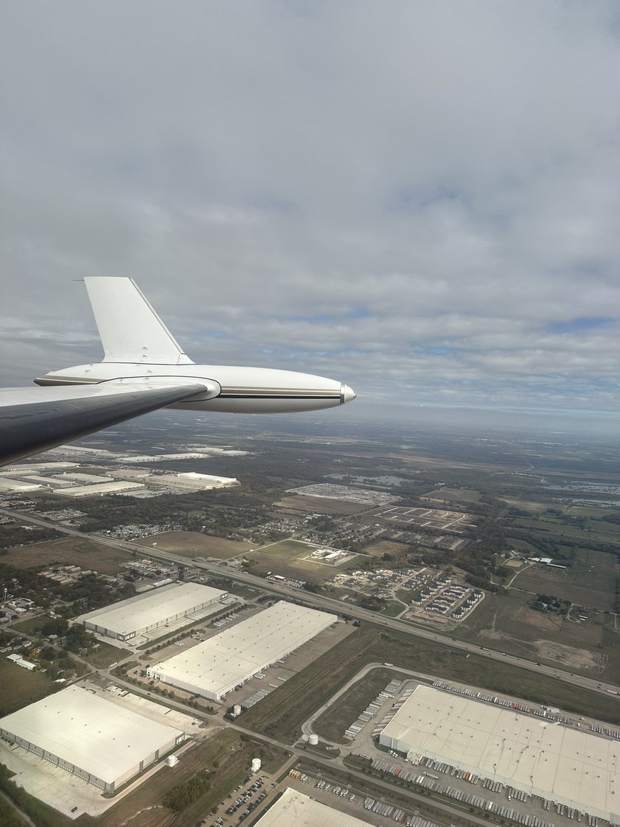 SteveNomadic's tweet image. Finally doing some flight training on our @Nomadic_OMD Jet - TONS of fun!! Videos to come later tonight…. 
#Westwind #Avgeek