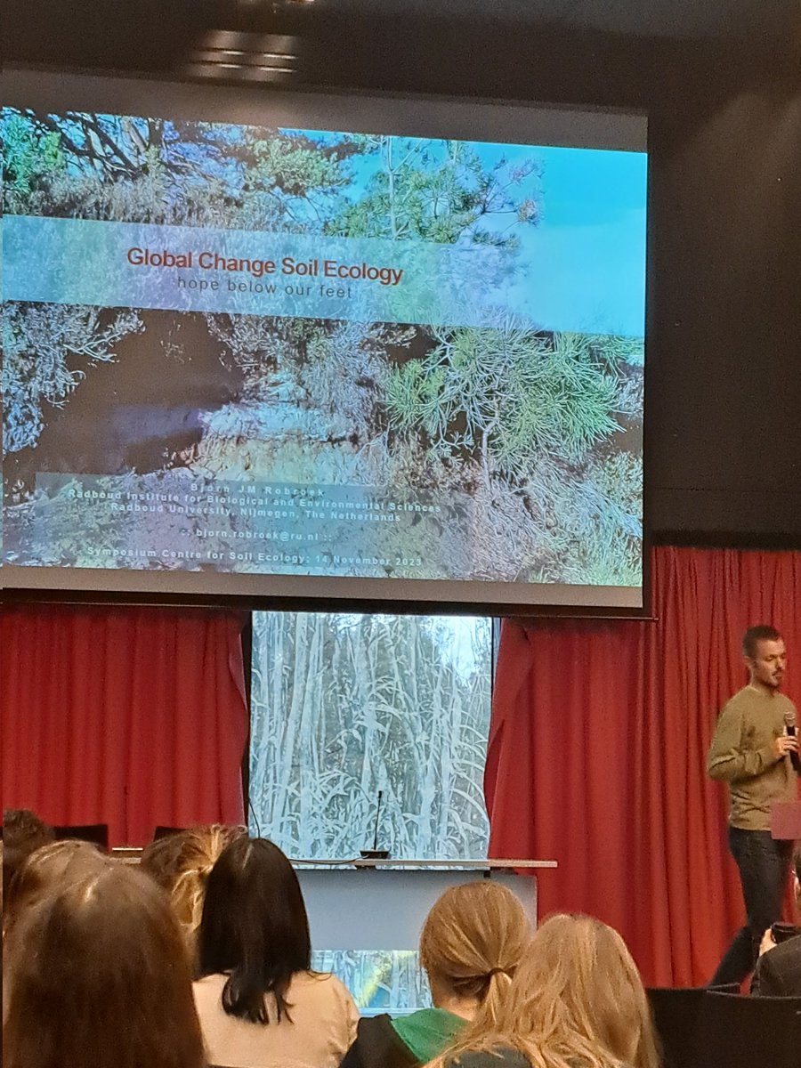 e_hannula's tweet photo. Bringing energy in dark autumn days: meeting (almost) all soil ecologist in NL to discuss newest trends and how to work together! So much fun to see everyone and hoping this will become a yearly thing! Was happy to talk about above-belowground interactions! #soils #ecology https://t.co/jhWCDKPwKE