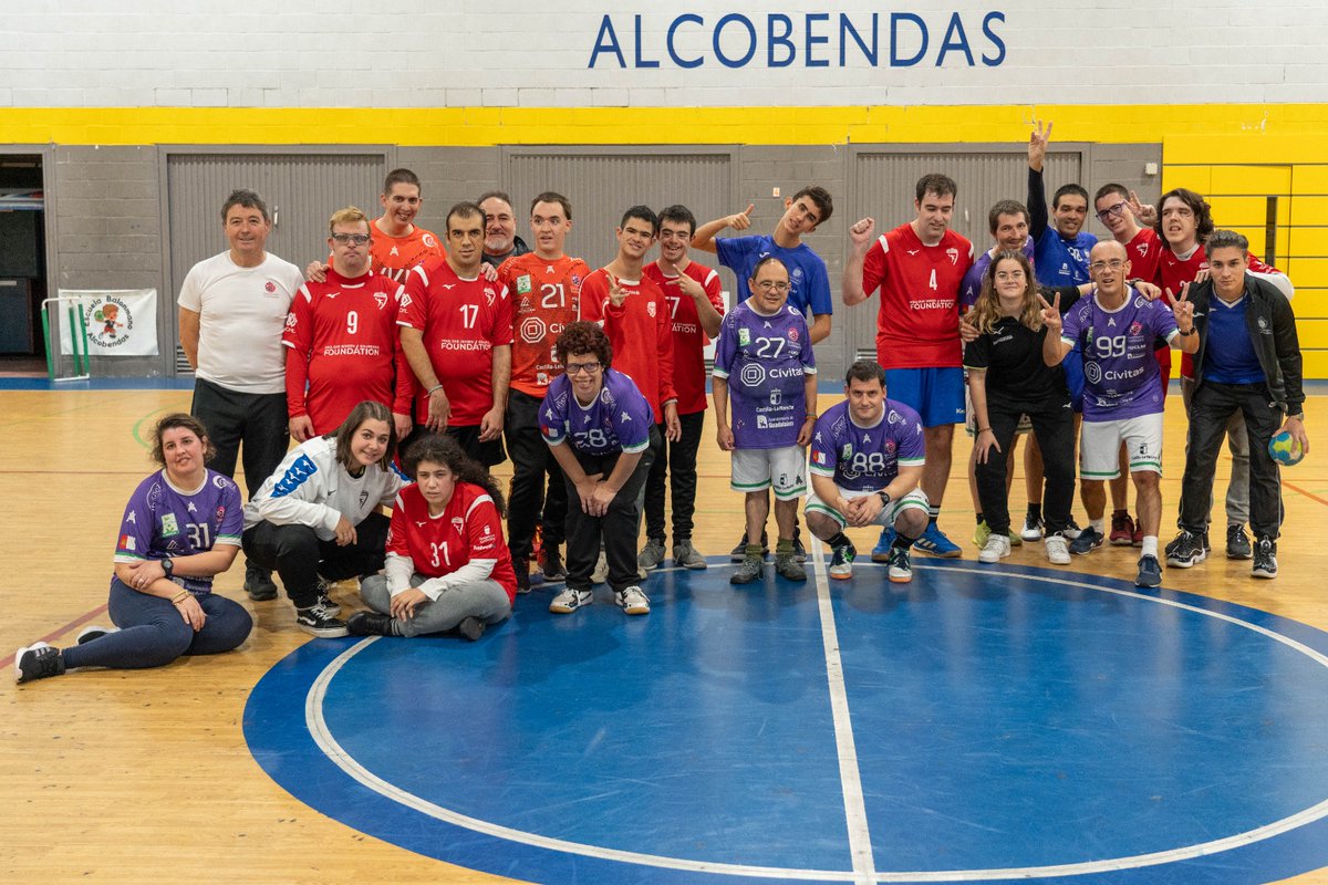 ¡Emocionados de compartir que nuestro equipo de balonmano adaptado se enfrentó al <a href="/bmguadalajara/">SANICENTRO BM Guadalajara</a> en un duelo apasionante! Fue un día increíble, ansiosos por volver a jugar pronto. Es ilusionante ver cómo evolucionan nuestros jugadores #BalonmanoAdaptado #EspírituDeEquipo <a href="/PDJF_dk/">Grundfos Foundation | PDJF</a>