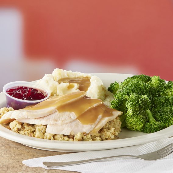 RMUCommMajors's tweet photo. Don’t want to cook this Thanksgiving? Eat n’ Park is offering takeout Turkey dinners complete with Cranberry sauce, stuffing, a choice of two sides, and italian bread! 
https://t.co/a6X2RJu2dq https://t.co/hjAv8HRxAq