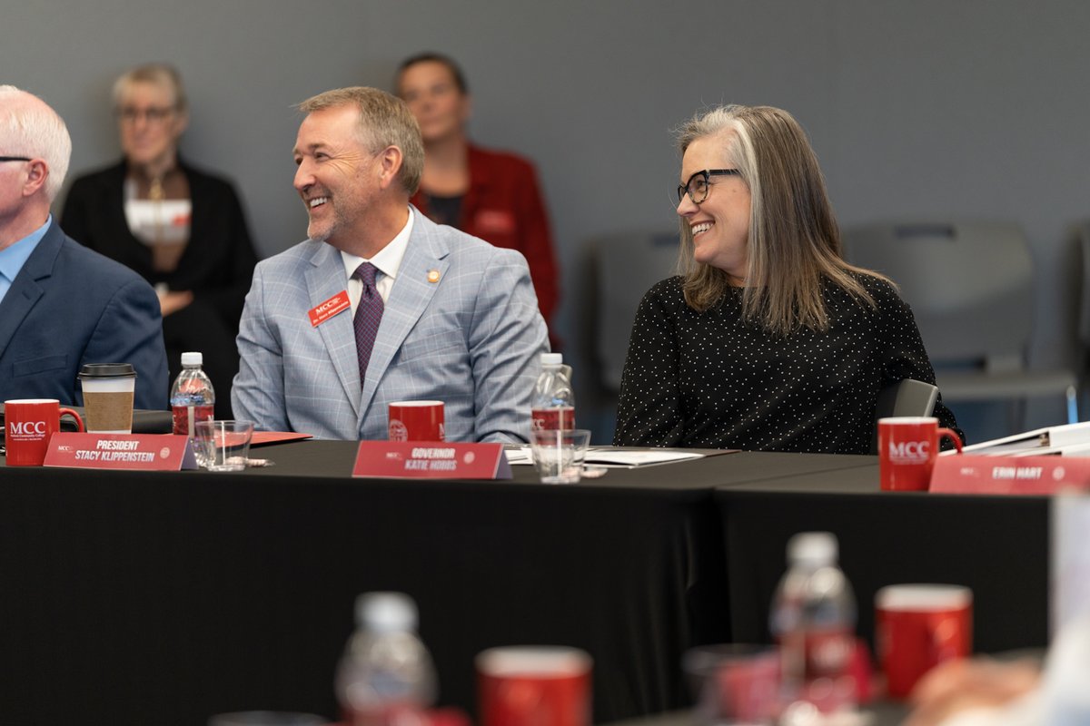 mohavecc's tweet image. Thank you Governor Hobbs for visiting MCC to hear about the innovative Workforce Training initiatives the College is creating with partners like Arizona At Work and many others! Stay tuned for more...
#GOBIGHORNS #workforcetraining #workforcesolutions #Mohave