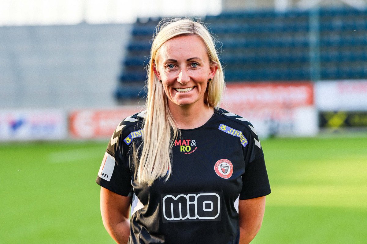 Elisabet Gunnarsdóttir hefur afþakkað boð um þjalfarastörf í Svíþjóð, bæði karla og kvenna og sögð vera á leið utan🇸🇪.
Hun hefur verið i viðræðum við Evrópuþjóð og er einnig sögð á lista sem næsti þjálfari kvennaliðs Noregs. 
Félög i NWSL eru sögð hafa sett sig i samband við Betu