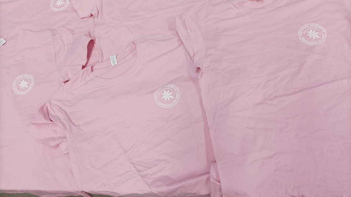 MasRotulo's tweet image. Aquí os mostramos uno de nuestros trabajos recientes, camisetas para la asociación oncológica.
Hemos hecho una impresión con tinta textil.
Un diseño que se adecúa muy bien a la asociación.
Hacemos pedidos grandes como estos, personalizando camisetas.