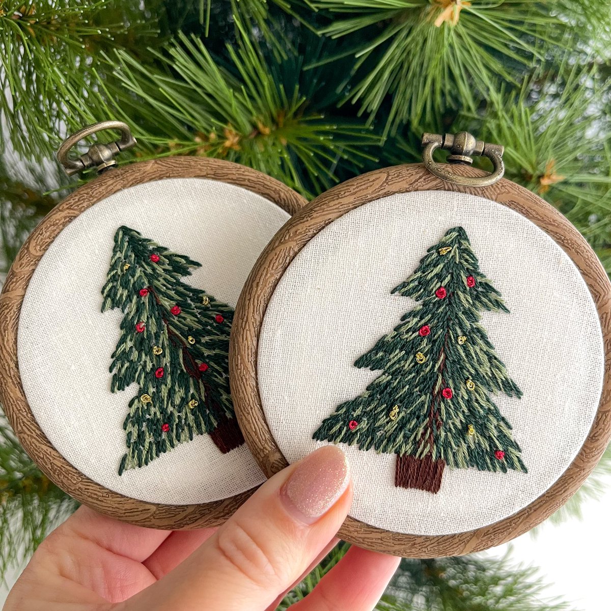 The Christmas collection is now available to shop 🎄 

Including decorations, crafting patterns to do at home, and door/wall Christmas decor! 

Order now stitchambition.com/collections/ch… 💫