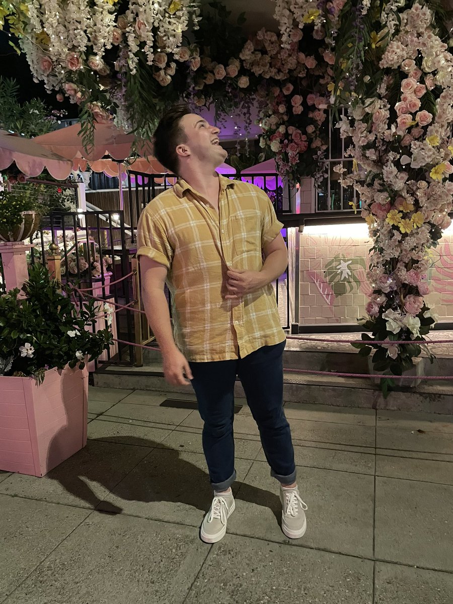 bhthecat's tweet photo. obligatory “here’s what i look like” update https://t.co/msnmuXEBS3