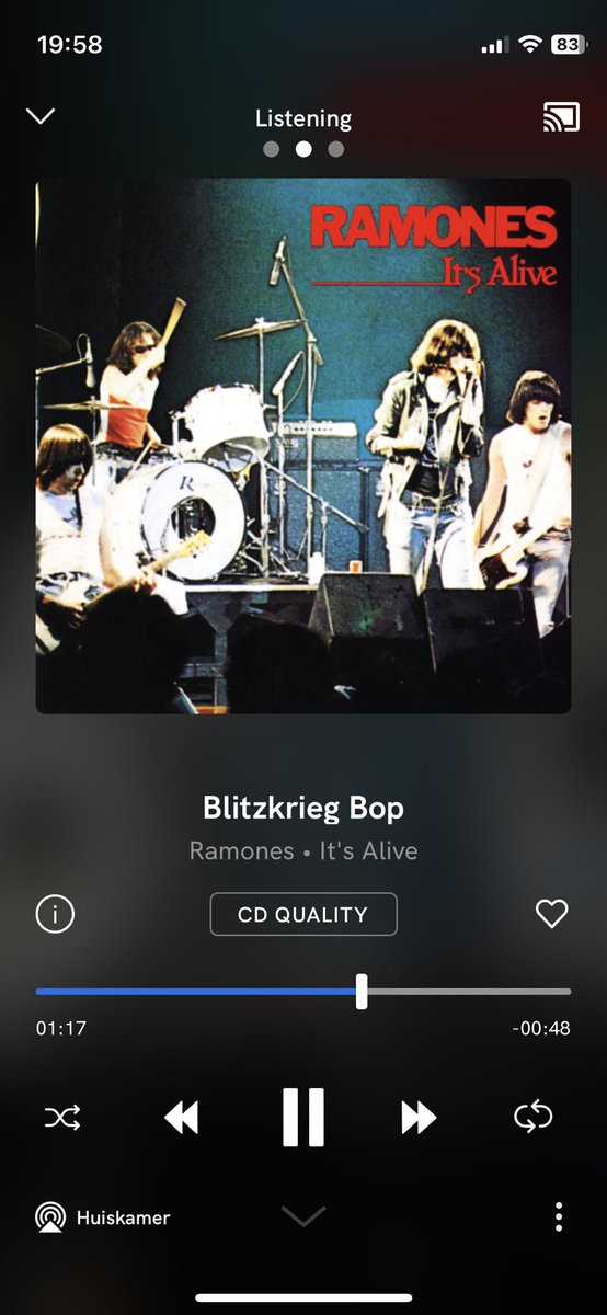 Nummer_10's tweet image. Beste live plaat ever. #playitloud #ramones #onetwothreefour