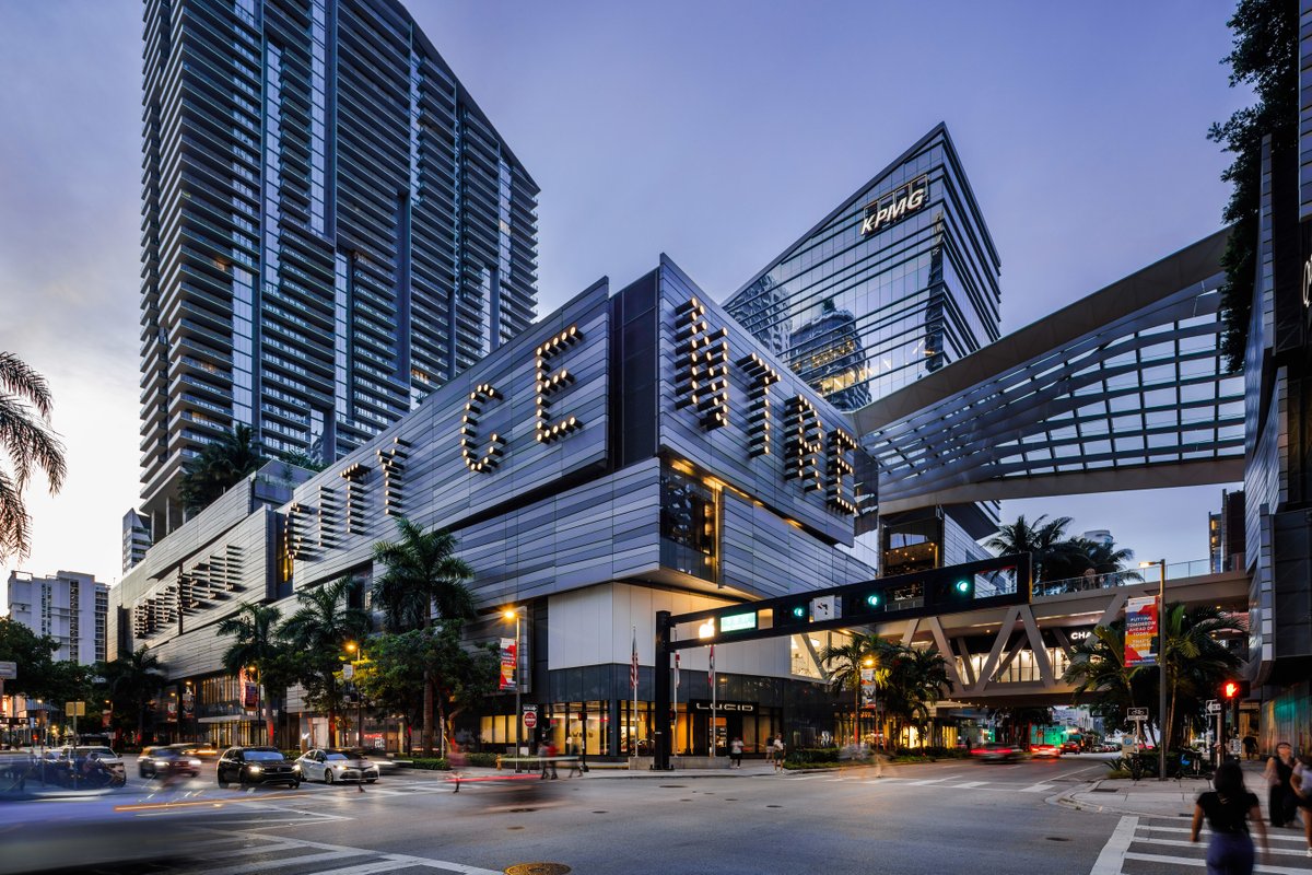 Some Interesting Stats from #SwireProperties Investor Report for their flagship Brickell Mall:

 @BrickellCityCtr 

Occupancy:
Sept 30, 2023:  97%
Dec 31, 2022: 89%

Retail Sales Volume: 
Sept 30, 2023:  +16% YoY

Mall Ownership: 
Swire: 62.93%
@SimonPropertyGp : 25%