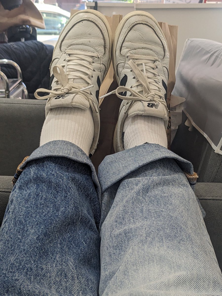 __lkelly's tweet photo. I have fallen 4 times in the last 3 months on the same fkn ankle. Wot is wrong with me ?? https://t.co/plImO1ABKU