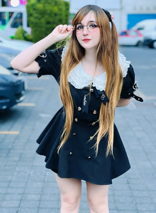 Me gustan las ropas kawaiis ❤️❤️❤️ a&uacute;n que la gente me vea as&iacute; en la calle 👁️👄👁️ https://t.co/4YJuDr