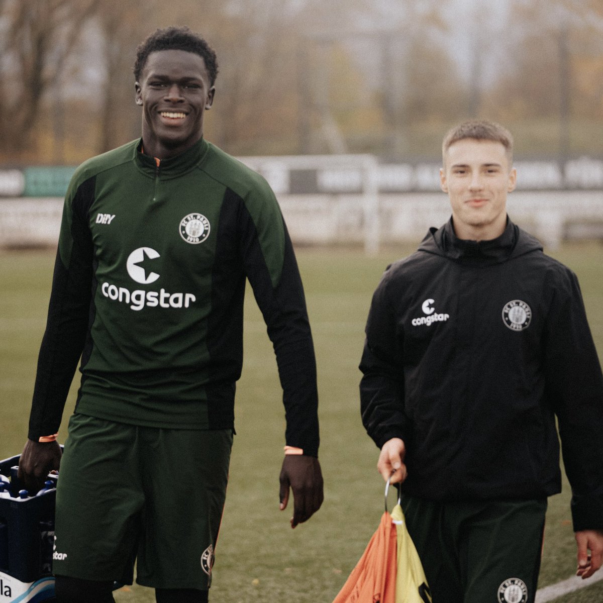 fcstpauli's tweet photo. Mit Muhammad #Dahaba, Witalij #Alimov und Marwin #Schmitz mischen diese Woche auch drei Jungs unserer #YoungRebels mit beim Training der Profis. 

#fcsp https://t.co/FT0SP5UUnp