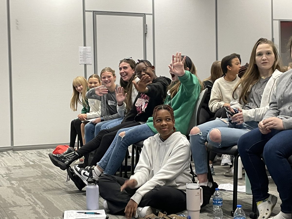 Teacher of the Year, Stefanie Rentie, shares her passion for teaching with LS Teacher Academy students today. I spy a few Bison in the crowd 🦬