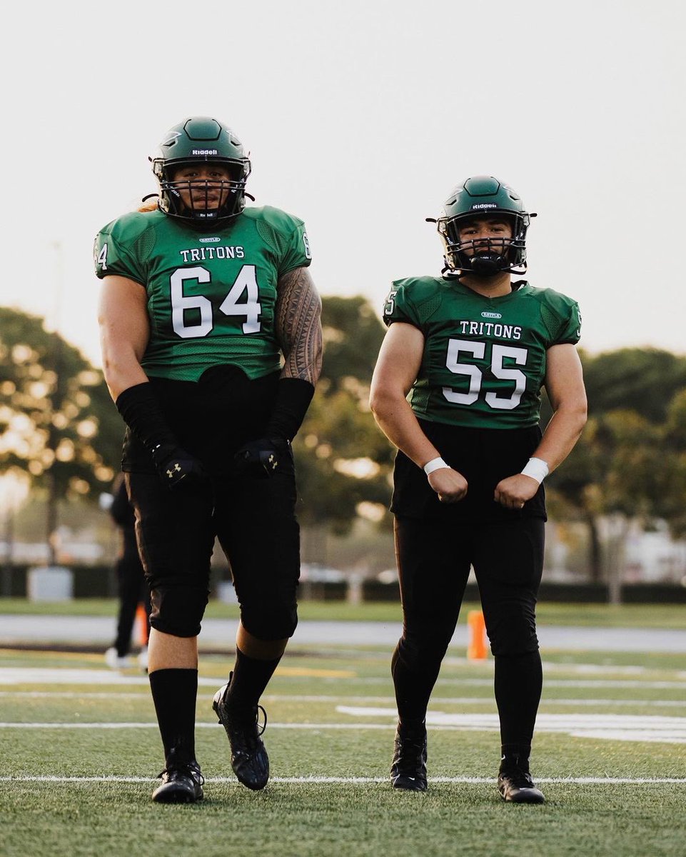 6’2 285 NT/DT #64
Class of 2024 3.4 GPA
Pacifica HS (Oxnard, CA)

Senior Season Highlights:
hudl.com/v/2Lc2Pe